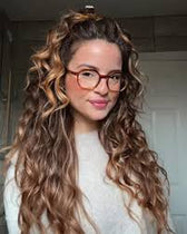 Núbia J.
